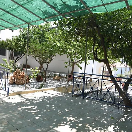 J&b Maisonette House